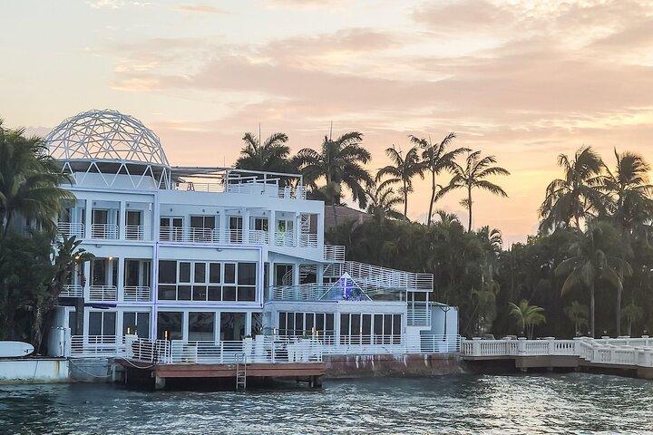 Miami Skyline Boat Cruise and Millionaire's Homes