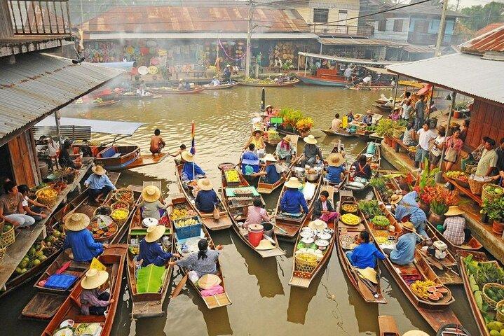 Private Tour to Maeklong Train Market and Floating Market