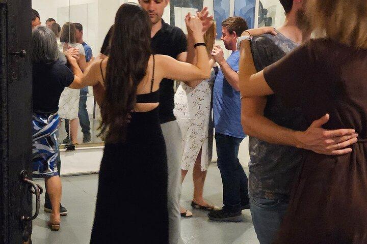 Tango Lesson - Feel like a tango dancer