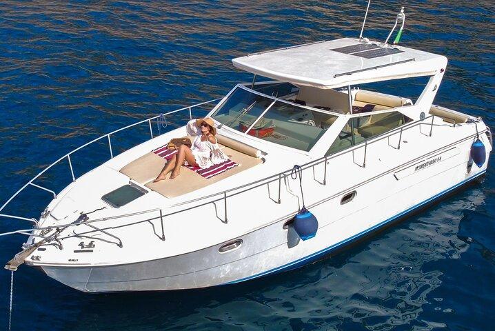 Shared boat tour from Sorrento to discover Capri