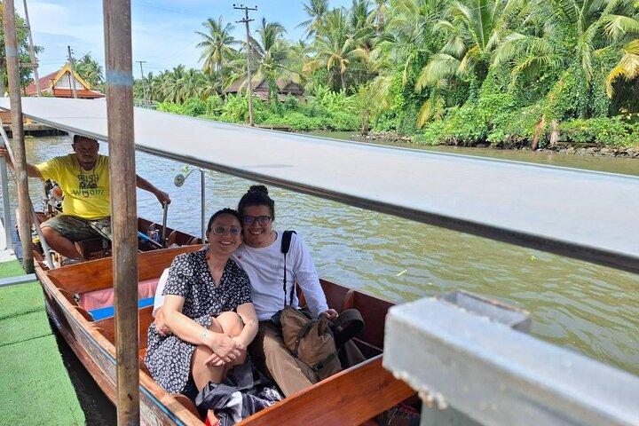 Private Tour to Maeklong Train Market and Floating Market