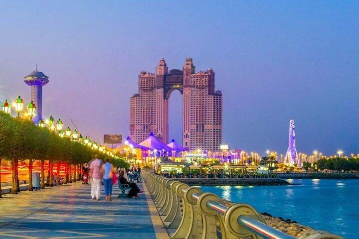 From Dubai to Abu Dhabi Premium City Sightseeing Tour