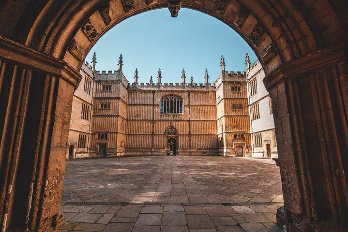 Southampton to London via Cotswold Villages, Oxford & Pub Lunch