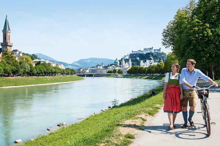 Salzburg and Lake District Day Tour from Munich