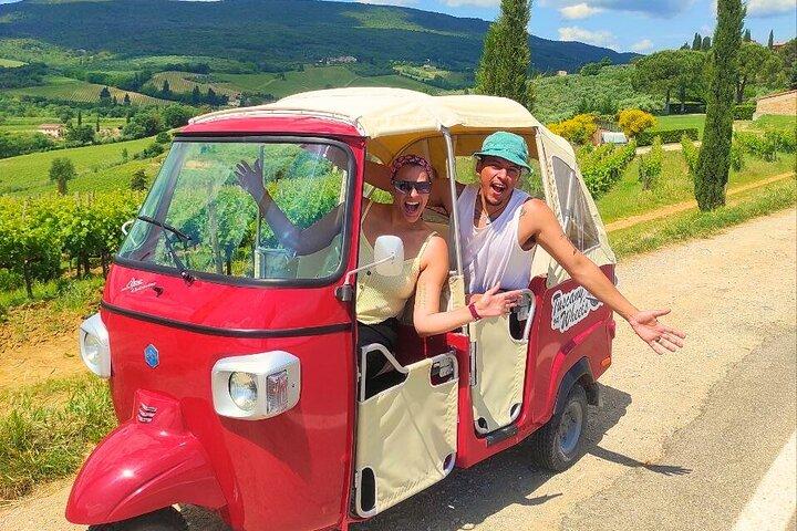 From San Gimignano: Tuscany Wine tour by Tuk Tuk with Lunch