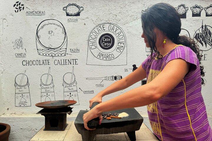 1 Hour Oaxacan Chocolate Making Class with Mole-making and Drinks