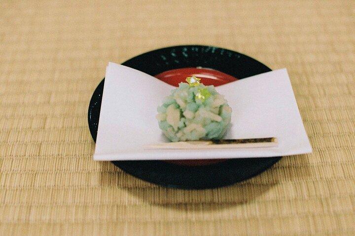 Tea ceremony by the tea master in Kyoto SHIUN AN