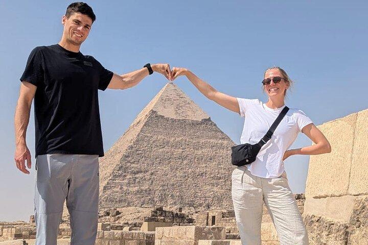 Private Day Tour Giza Pyramids, Sphinx, and Khan el-Khalili Market