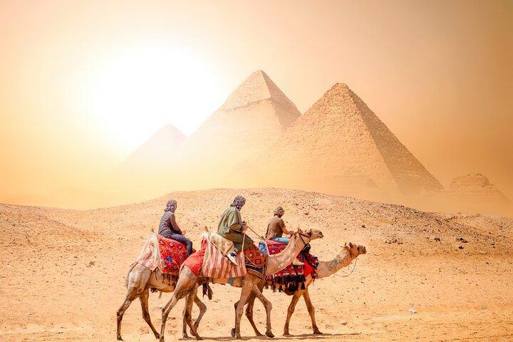 Private Tour To Pyramids of Giza Memphis Saqqara With Lunch