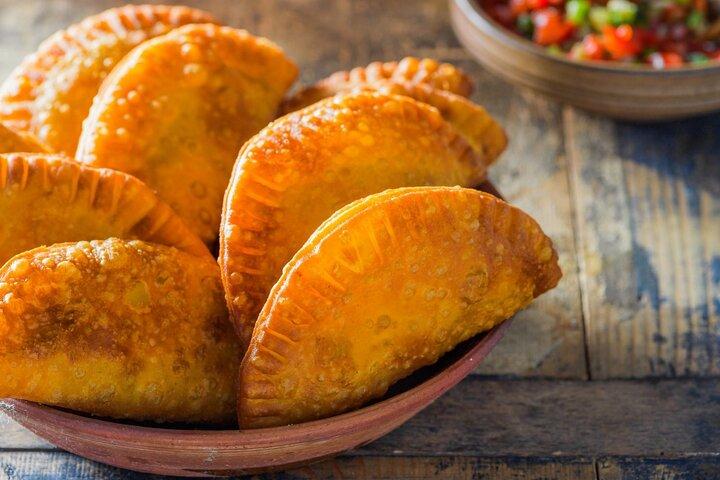 CARTAGENA PROFESSIONAL STREET FOOD TOUR w/ MOUTHWATERING TASTINGS