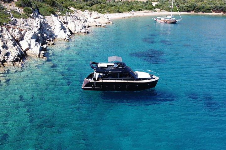 Bodrum Private Motor-Yacht Tour With Lunch For 6 Hours