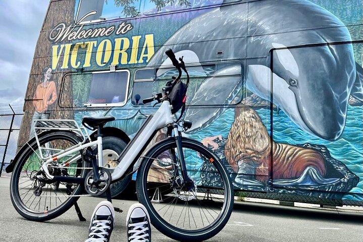 Victoria City Highlights Pedal or E-Bike Tour - Hoods & Legends
