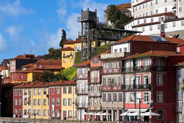 Porto "Old Town" Walking Tour with river cruise (Small-groups)