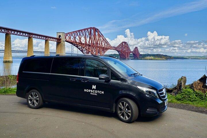 Edinburgh: Privately Guided Day Tour of Edinburgh in Luxury MPV