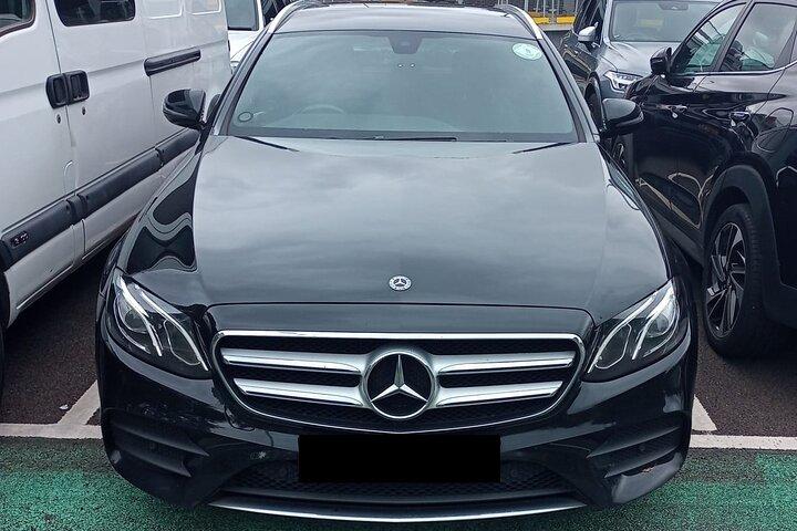 One Way Taxi Transfer from Gatwick Airport to Heathrow Airport