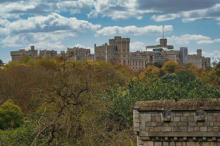 Windsor Castle Hampton Court Palace Private Tour with Admission