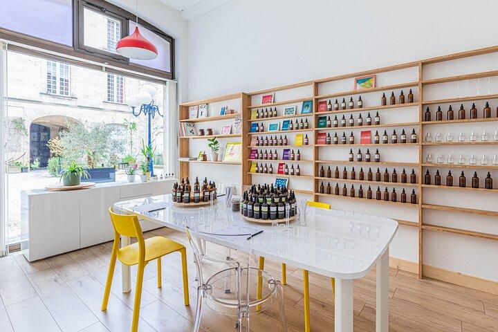 Perfume creation workshop in Bordeaux Center