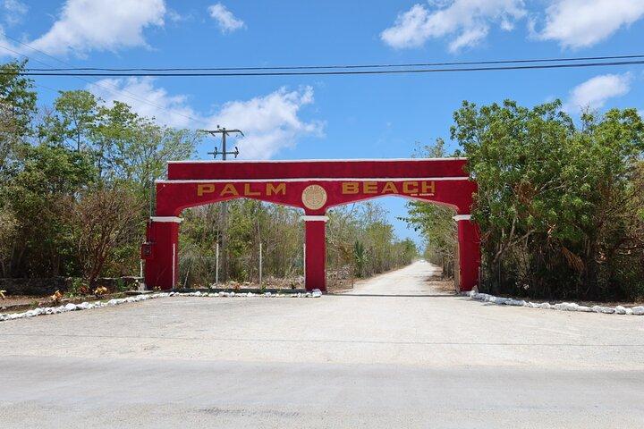 All-inclusive entrance to Palm Beach in Cozumel