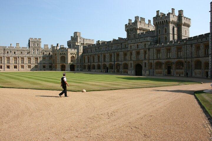 Layover Windsor Private Tour from LHR Including Passes