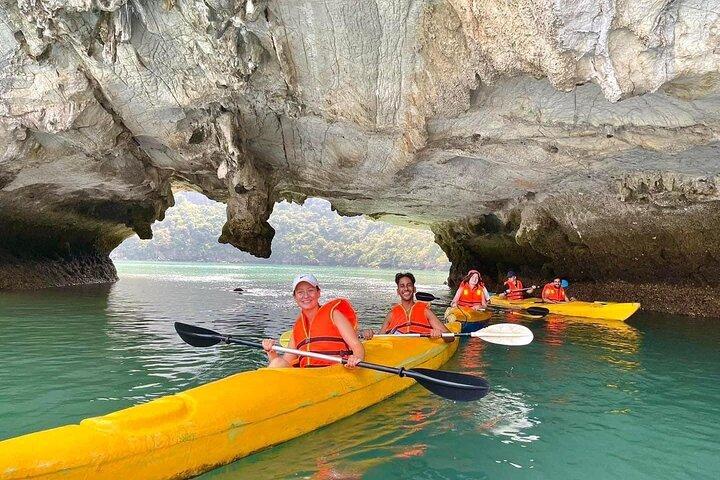 Top 5-Star Luxury Day Cruise to Halong & Lan Ha Bay from Hanoi