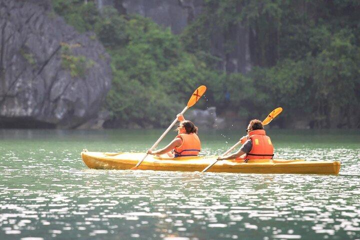 Hanoi: Halong Bay Luxury Hercules Cruises, Buffet & Sunset Party