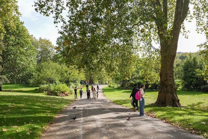 Buckingham Palace: Walking Tour with Entry & Audio Guide