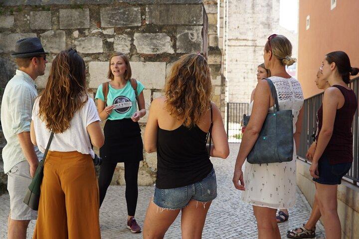 Lisbon city tour on history, culture and current topics