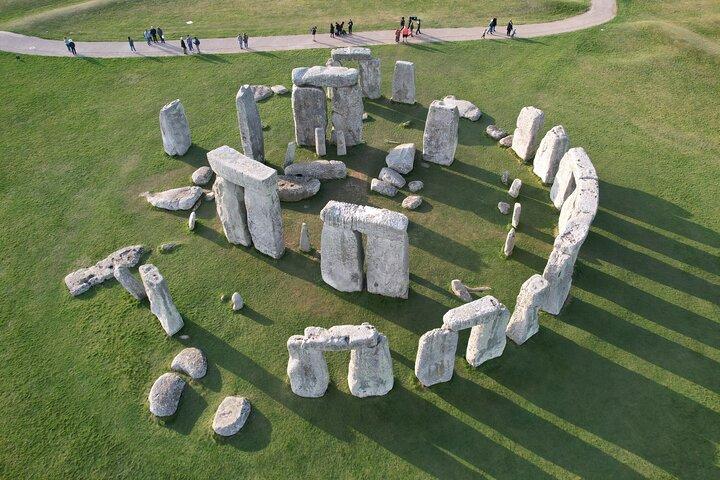 To or from Southampton Cruise Port to Gatwick Via Stonehenge