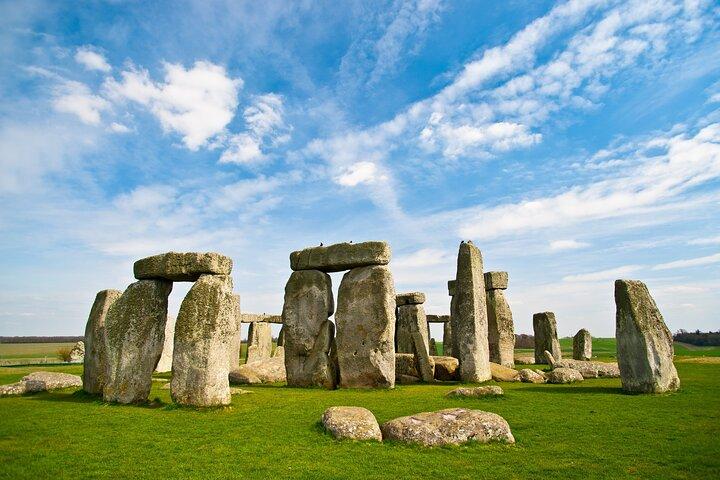 To and from Southampton Cruise Port to Heathrow Via Stonehenge