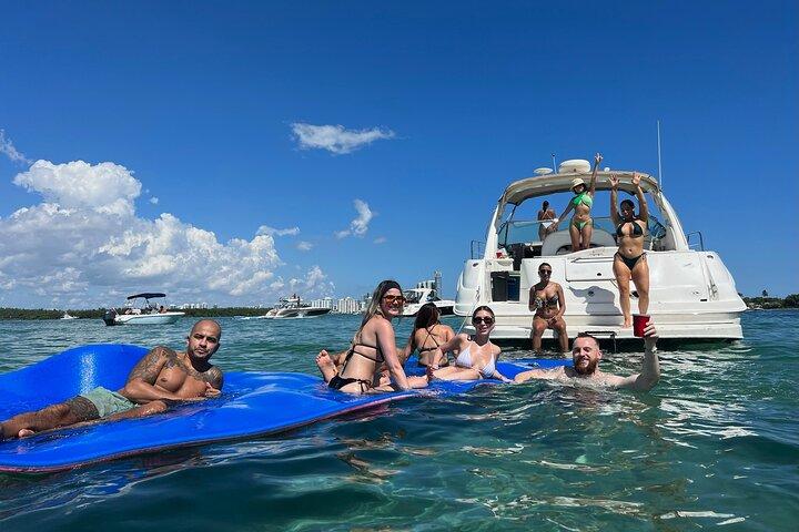 50ft Luxury Yacht Rental in Miami Beach Captain, Fun & Party!