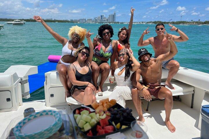 50ft Luxury Yacht Rental in Miami Beach Captain, Fun & Party!