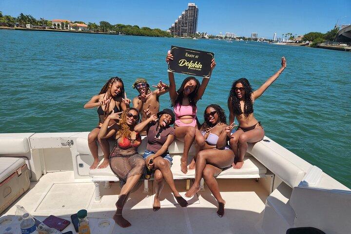 50ft Luxury Yacht Rental in Miami Beach Captain, Fun & Party!