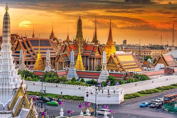 Private Bangkok Car and Driver with Custom Route