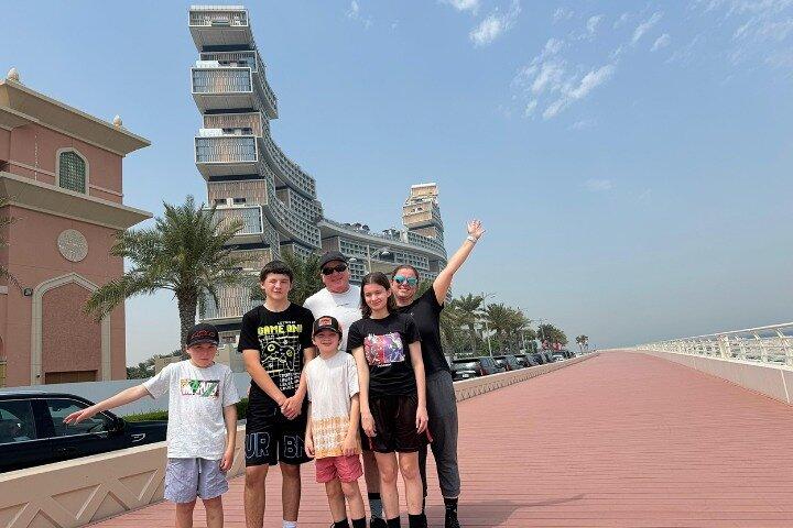 Full Day Dubai City Tour: Burj Khalifa & Underwater Zoo Ticket