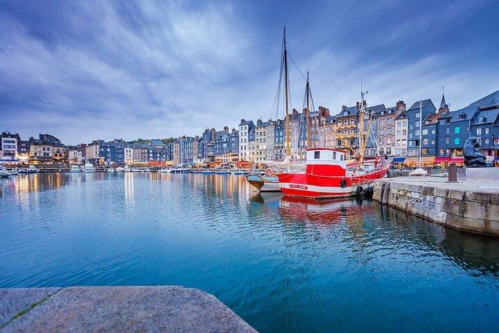 Mont Saint-Michel and Honfleur Private Trip from Paris