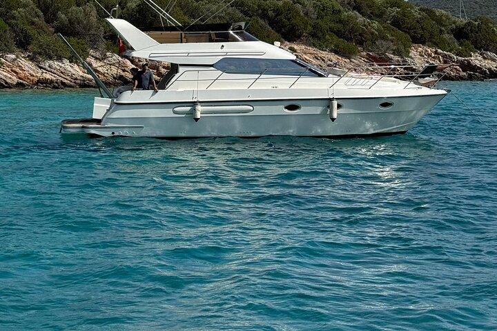 Private Motoryacht Cruise in Bodrum with Lunch