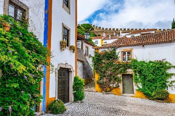 From Lisbon: Nazaré and Óbidos private tour