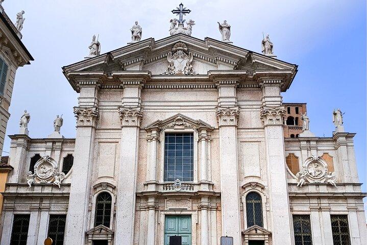 Mantua Self-Guided City Walking Tour & Scavenger Hunt