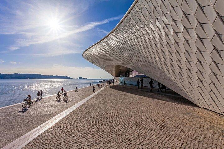 Belém District of Lisbon Walking Tour with Audioguide