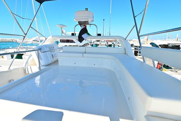 2 Hour Luxury Yacht Rental in Dubai