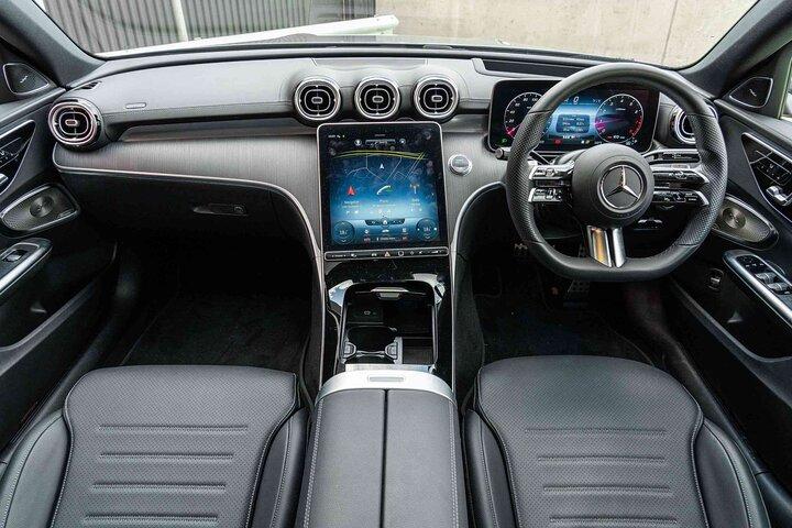 VIP Cape Town Private Guided Tour in Premium Luxury Vehicle