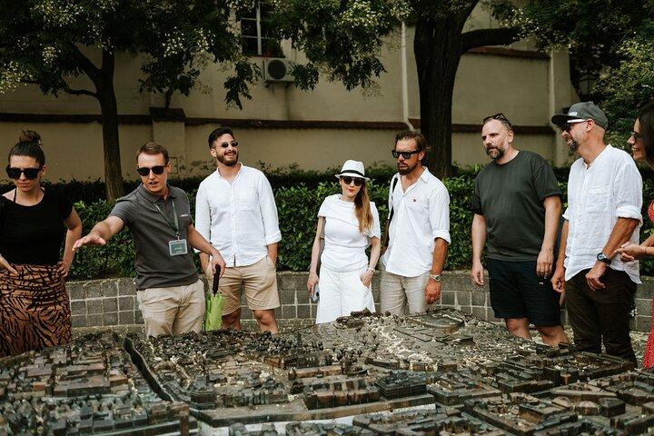 Zagreb: Restaurants, Food & Old Town Walking Tour