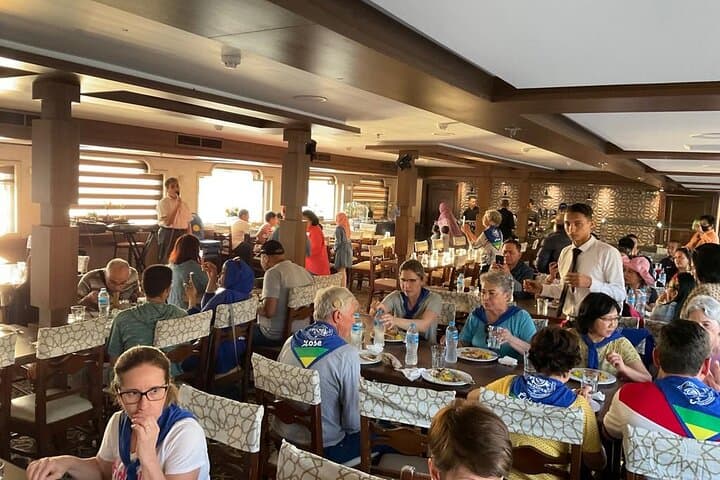 Dinner Cruise on the Nile River in Cairo with Pickup