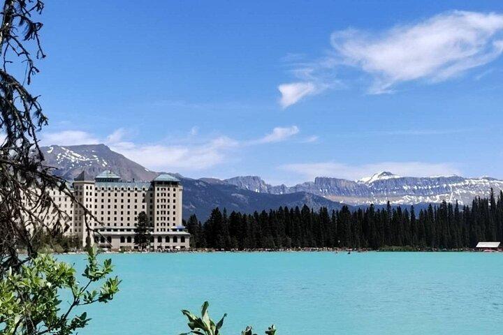Lake Louise 、Moraine and Emerald Lake Tour from Calgary Banff