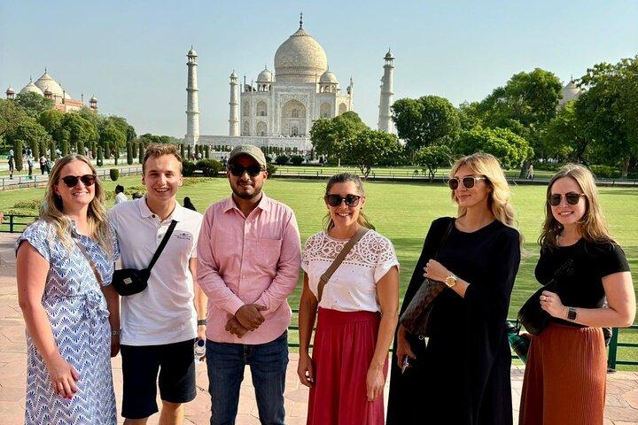 Skip the line Taj Mahal Guided Tour with Multiple Options