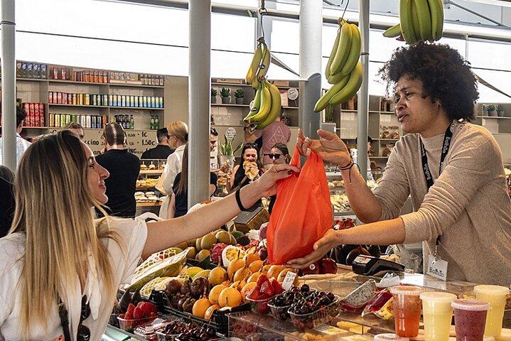 Chef Led Porto Market Tour and Portuguese Tapas Class with Wine