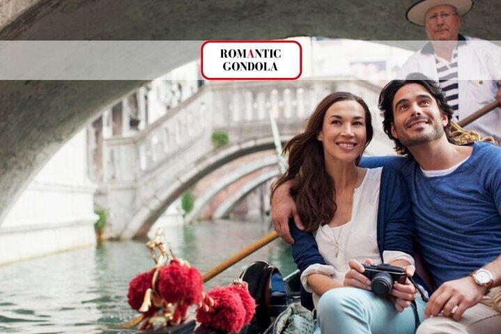 Fall in Love: Private Romantic Gondola Ride on the Grand Canal