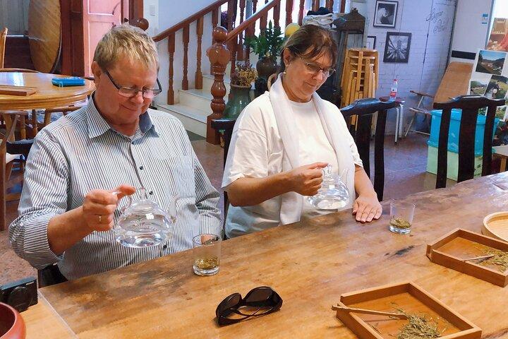 One-Day Hangzhou Dragon Well Tea Culture & West Lake Private Tour