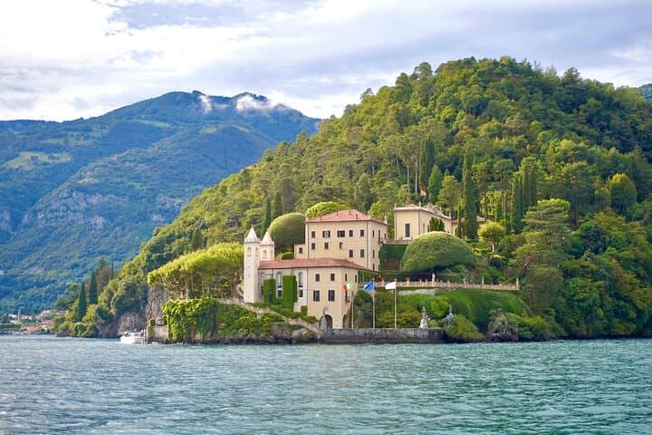 Boatparty Shared Tour on Lake Como–2 Hours of Villas, Wine & Swim