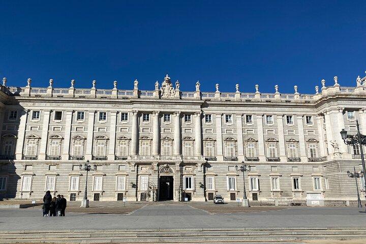 Prado Museum and Royal Palace Guided tour transportation included